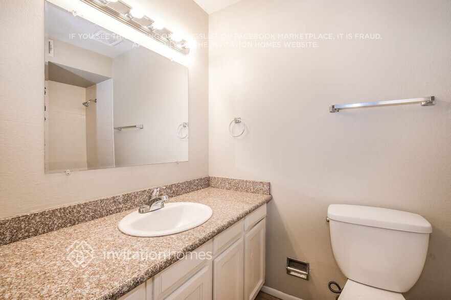 Building Photo - 5337 W Berkeley Rd