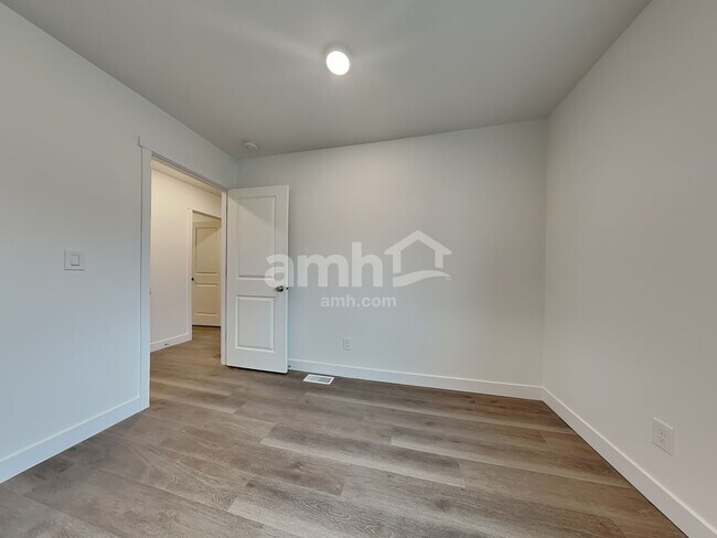 Building Photo - 7725 Selah St SW