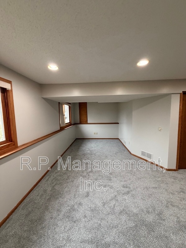 Building Photo - 1733 Lincoln Ave