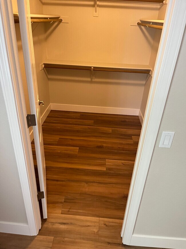 Building Photo - 3367 Chapelle Dr