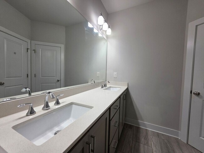 Building Photo - 3779 Oxford Cir