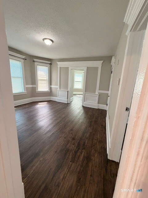 Building Photo - 370 Maple Ave