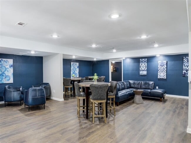 Building Photo - 7315 Brompton St