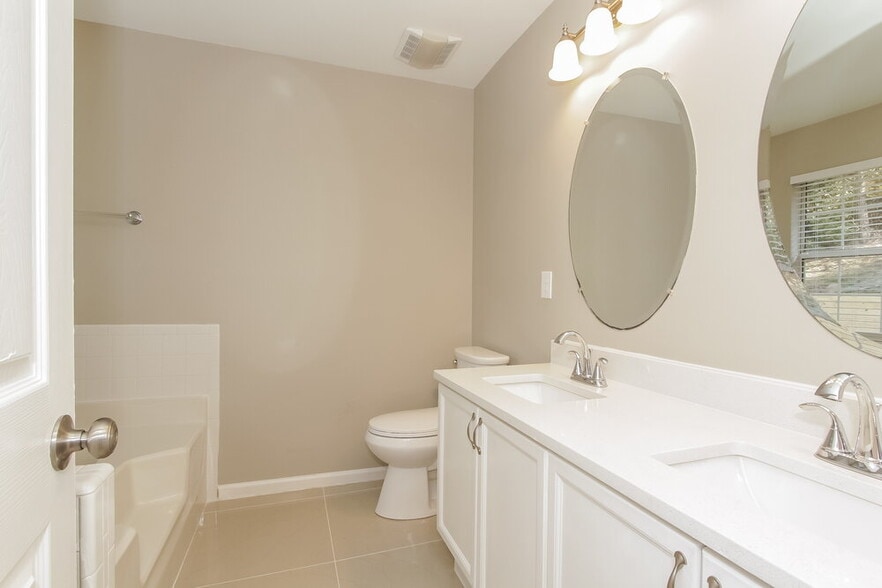 Building Photo - 1514 Jeffrey Bryan Dr