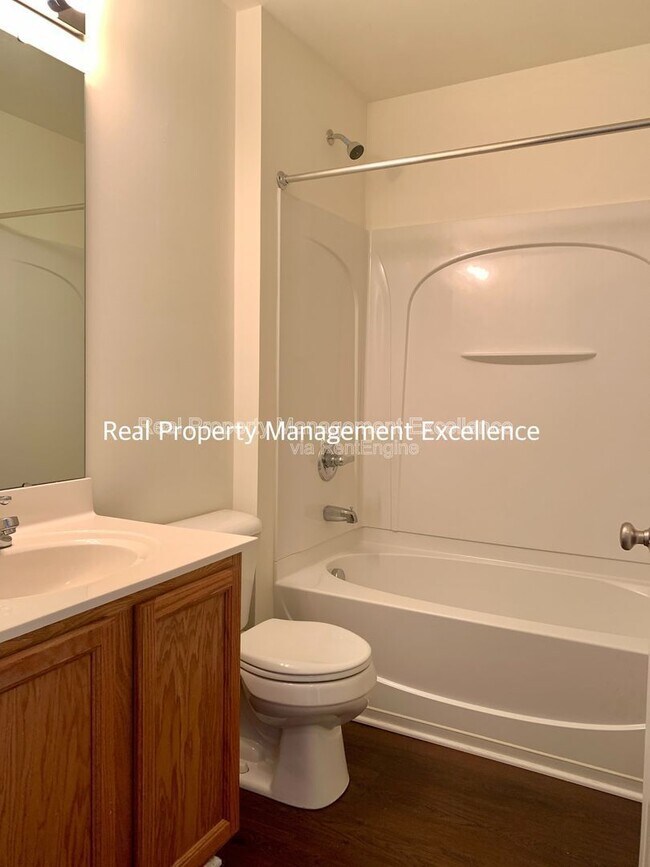 Building Photo - 310 Gilman Ln