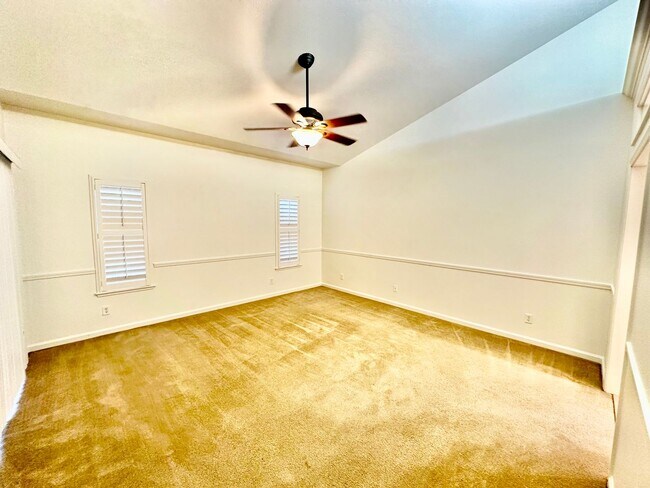Building Photo - North Clovis 3/2 Near Buchanan Education C...