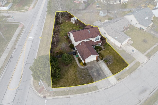 Building Photo - 2422 Cedar Crest Dr