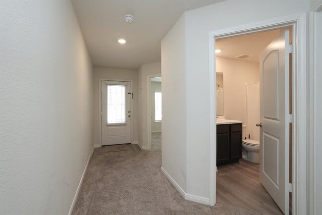 Building Photo - 20914 Solstice Point Dr