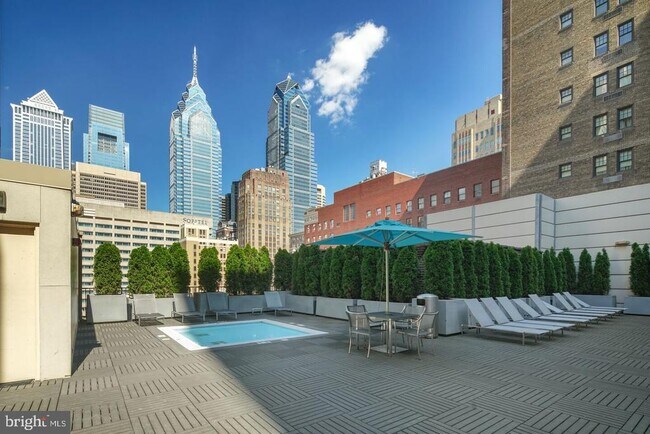 Building Photo - 219 S 18th St