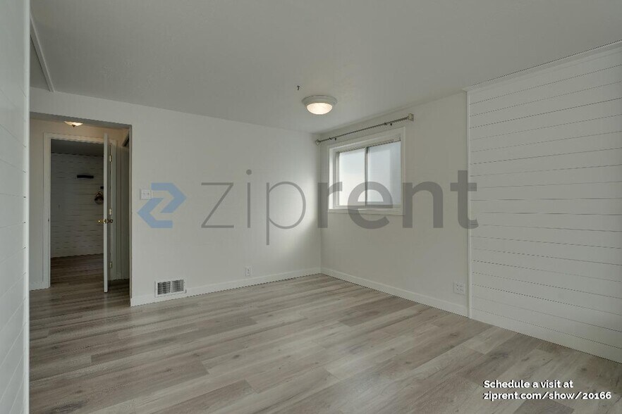Building Photo - 23407 Hedlund Ave