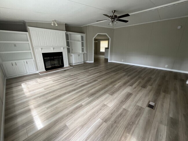 Building Photo - NO SECURITY DEPOSIT SPECIAL! Three Bedroom Home on 5 Acres in Guyton