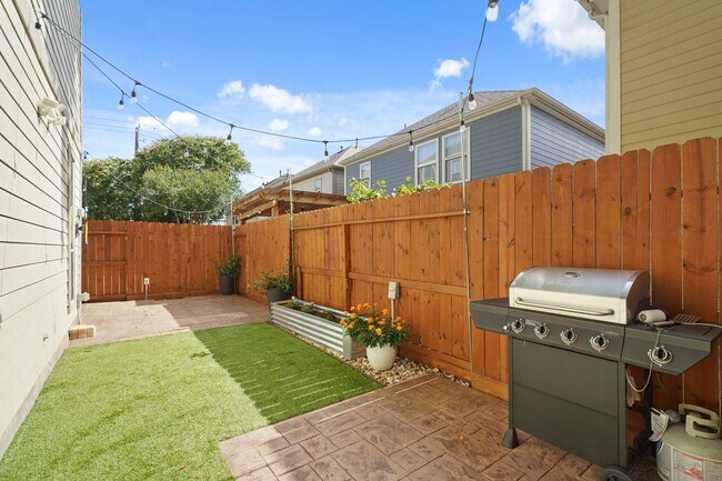 Building Photo - 1413 W 26th St