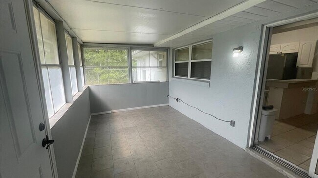 Building Photo - 32 Almond Dr