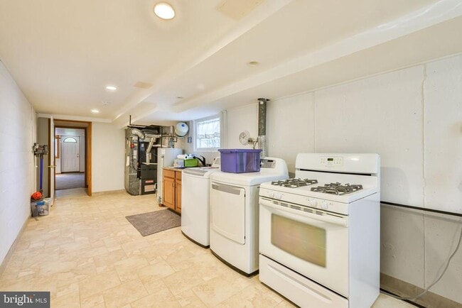 Building Photo - 9898 Wistaria St