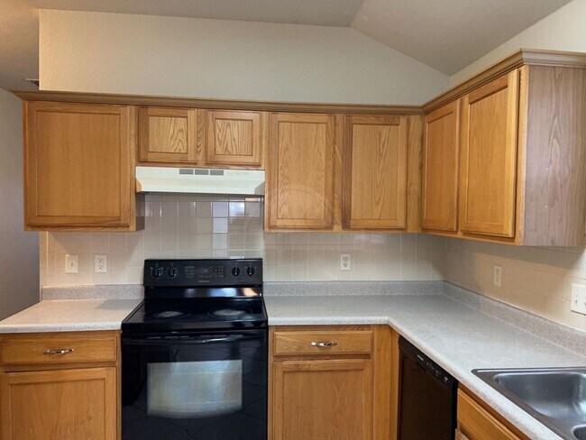 Building Photo - 1201 Fox Creek Dr