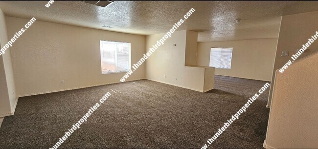 Building Photo - Spacious 4 bedroom, 3 bathroom in Ventana ...