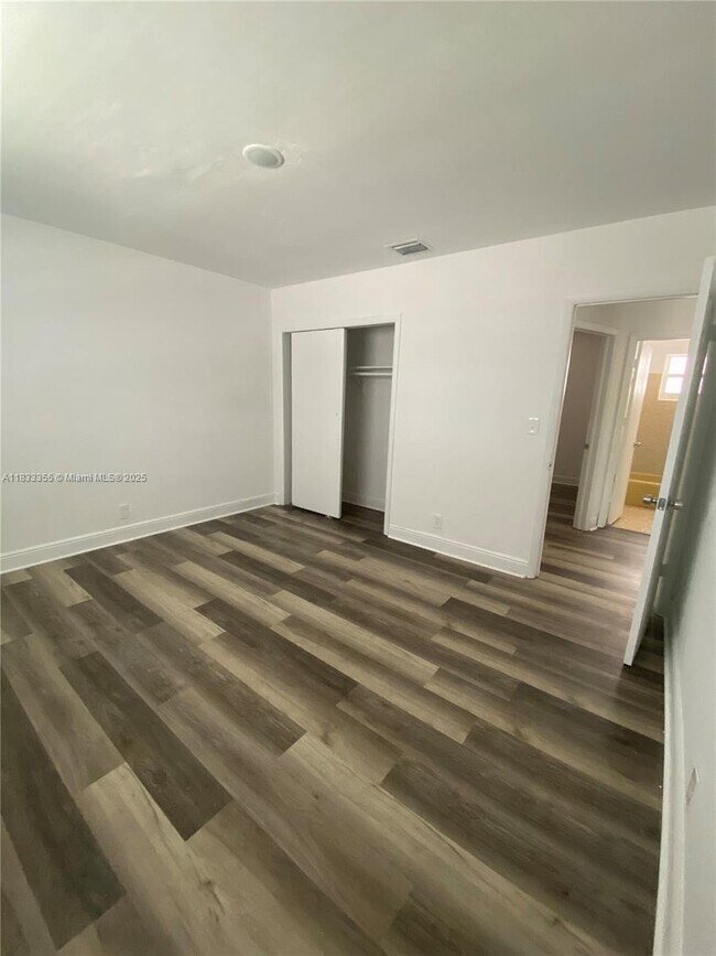 Building Photo - 1219 N 20th Ave