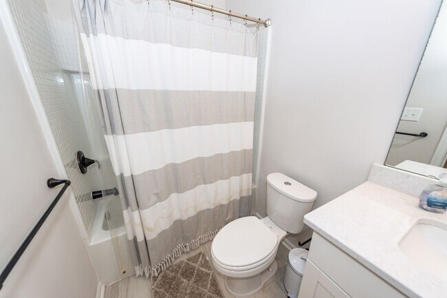 Building Photo - 4 Bedroom, 3.5 Bathroom Townhome in The Marshes at Cooper River - Charleston