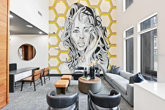 Building Photo - 776 N Orange Ave