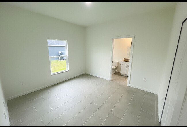 Building Photo - Brand New 2/2/1 -GREAT LOCATION- SW LEHIGH ACRES