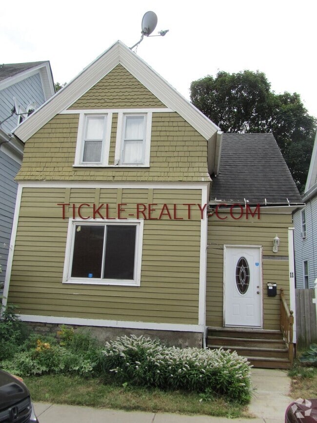 Building Photo - 2 Bedroom House with Walk In Closet / Offi...