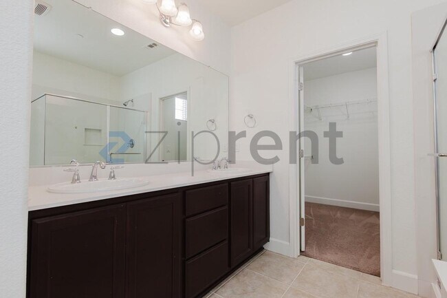 Building Photo - 873 Willow Bridge Dr