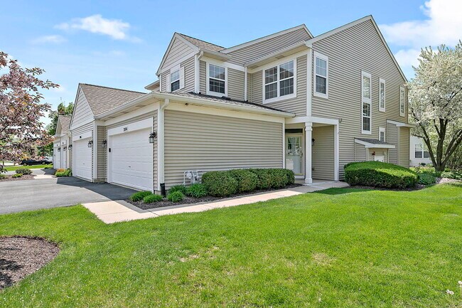 Building Photo - 2804 White Thorn Cir