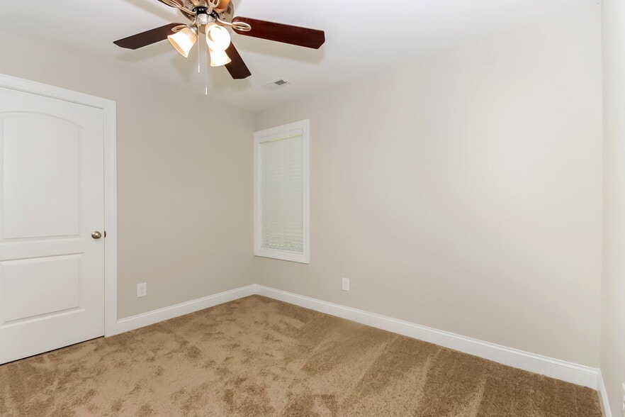 Building Photo - 1213 Milton Ave