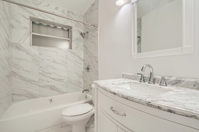 Building Photo - 2730 SW 17th St