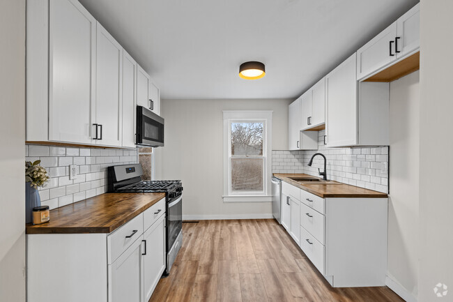 Building Photo - 720 S Overton Ave