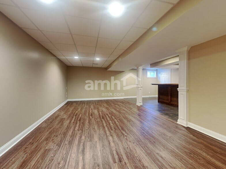 Building Photo - 627 Oak Forge Pl