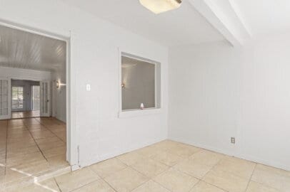 Building Photo - Kern Place- 4 bedrooms, 3 baths and Refrigerated AC.