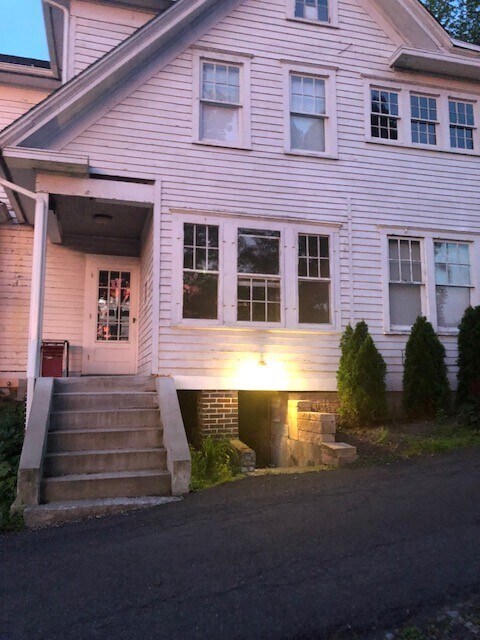 Primary Photo - 63 Main St