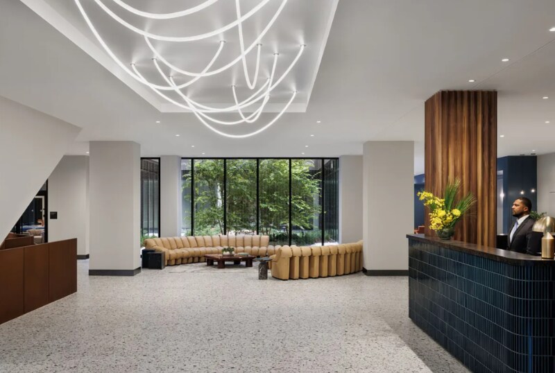 Building Photo - 405 W 206th St