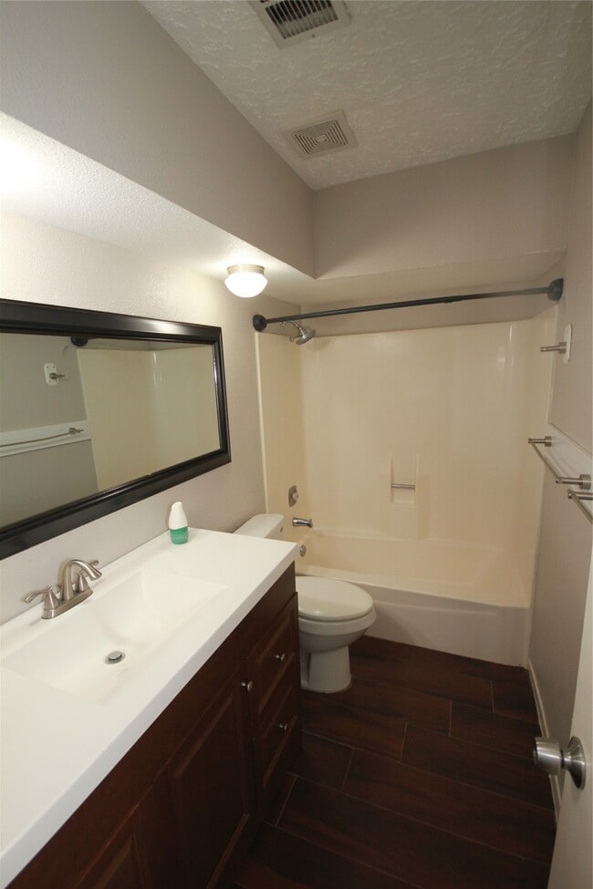 Building Photo - 22619 Braken Carter Ln