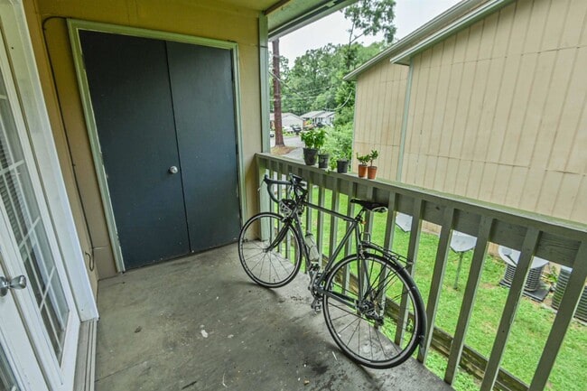 Building Photo - 809 California St