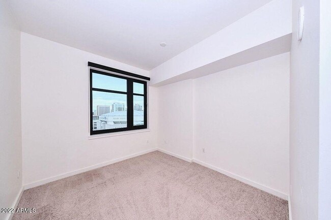 Building Photo - 310 S 4th St