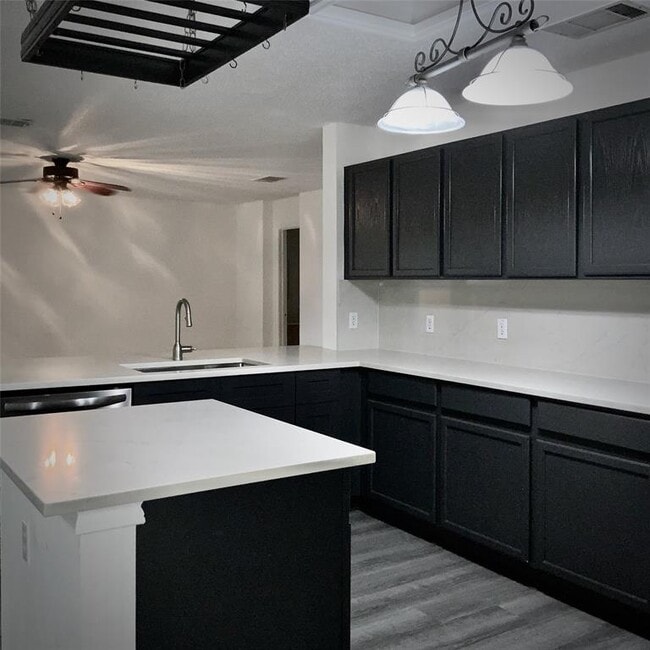 Building Photo - 1910 Marysol Trail