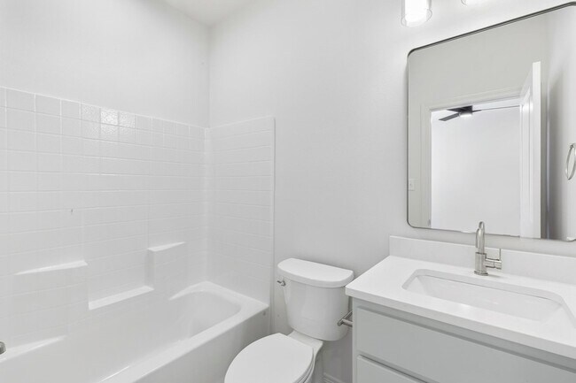 Building Photo - 307 Sterling St