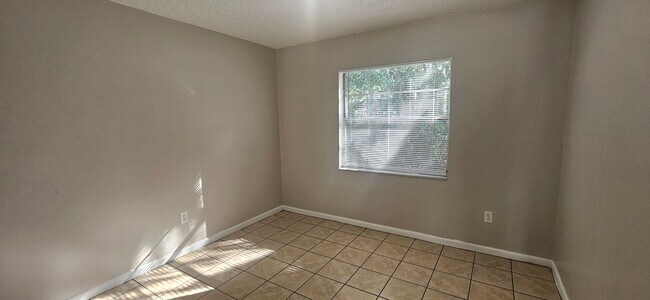 Building Photo - Charming 2/1 in the heart of Downtown Deland!