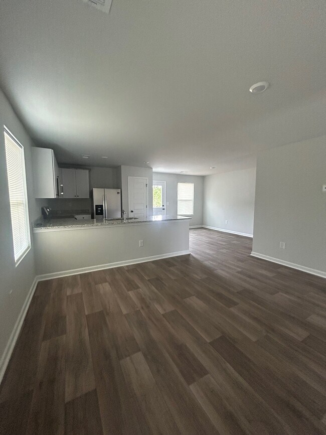 Building Photo - 1745 King Oaks Lp