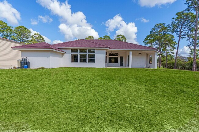 Building Photo - 16596 82nd Rd N