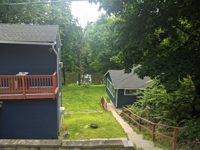 Building Photo - 1943 New Hackensack Rd