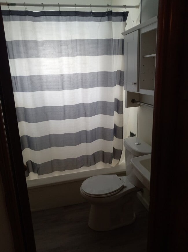 Building Photo - 67 N Kennebec Ave