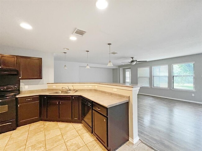 Building Photo - 2107 Outpost Dr
