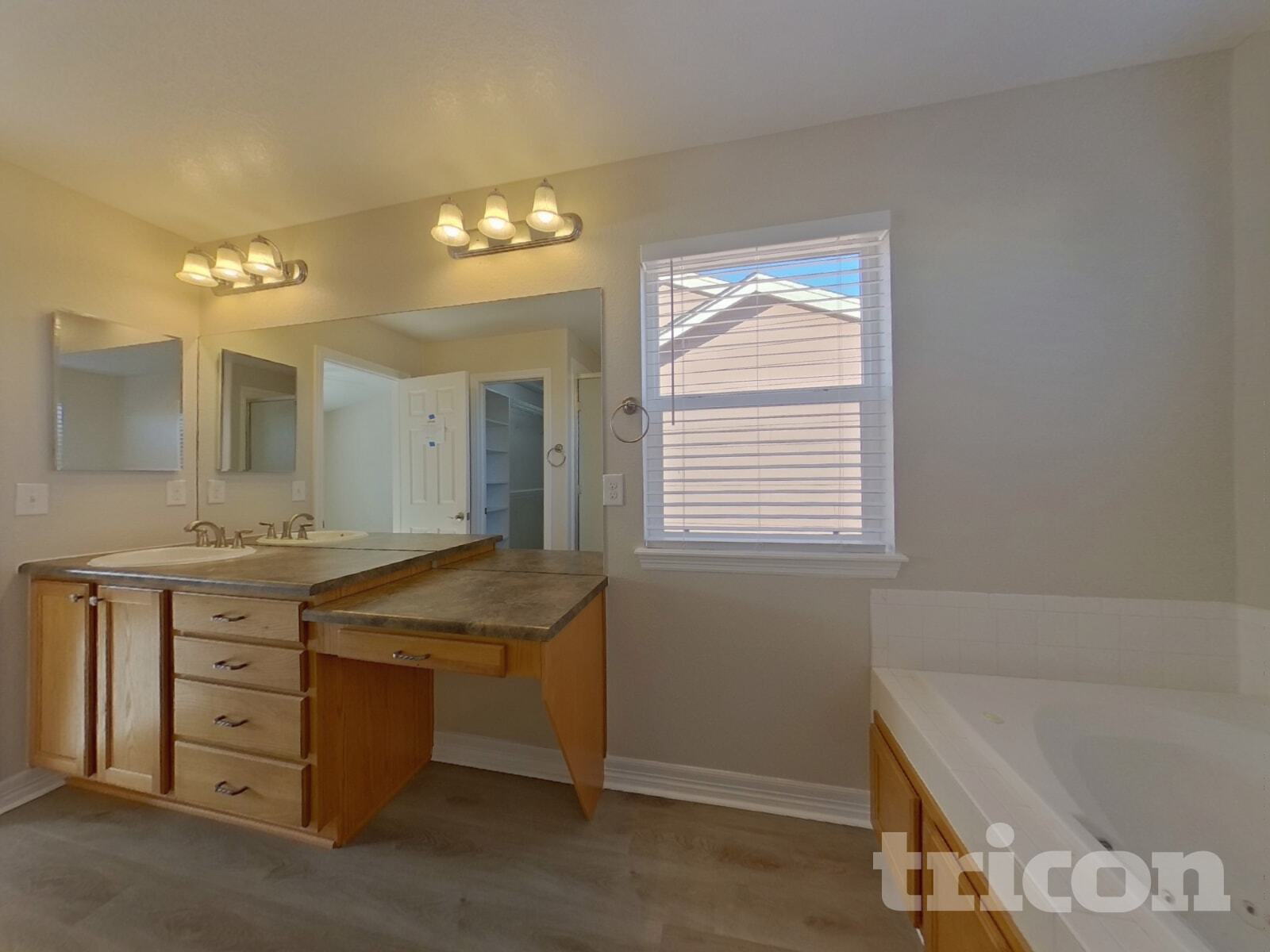 Building Photo - 12742 E 106th Ave