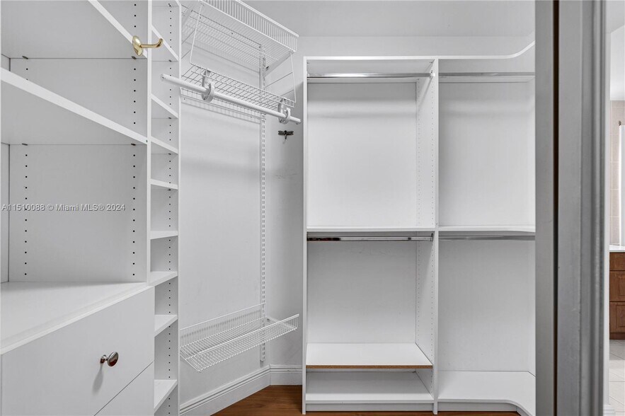 Building Photo - 5253 NW 94th Doral Pl