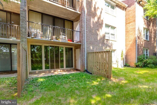 Building Photo - 752 Quince Orchard Blvd