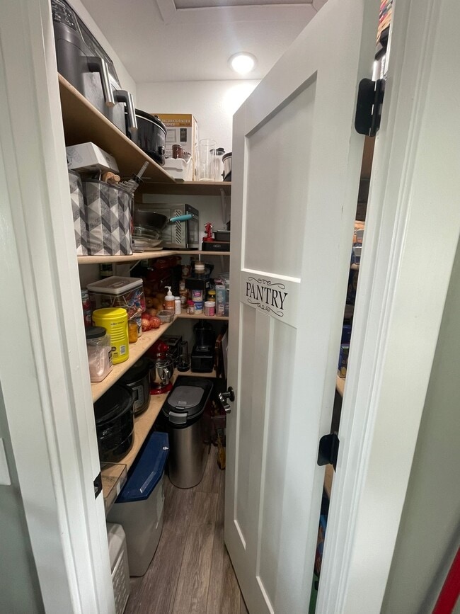 Building Photo - 1010 Deer Run