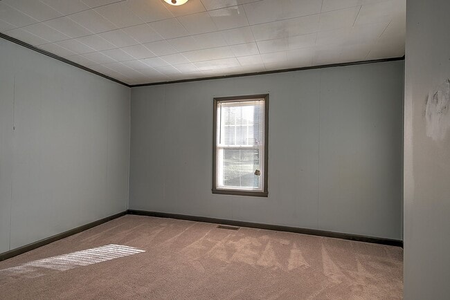 Building Photo - 1408 W College St